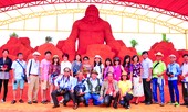 Chuyên gia du lịch thành shipper