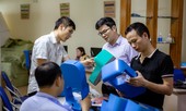 Chuyện hai tiến sĩ Việt trong mùa COVID-19