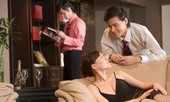 Chồng 'thấp cơ' nên vợ trẻ giở đủ chiêu trò đi ngoại tình