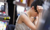 'Nhờ' bị đòi nợ tận nhà món tiền lớn, chồng mới phát hiện sự thật kinh hoàng này của vợ