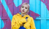 Chỉ bằng hành động cưng xỉu này, danh hiệu “Thánh tiết kiệm” của năm đã gọi tên Rosé