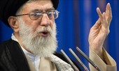 Đại giáo chủ Iran đăng hình golf thủ giống ông Trump, thề trả thù