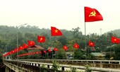 Đỏ thắm Quốc kỳ nơi miền rẻo cao xứ Nghệ