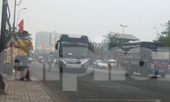 Xe dù, bến cóc 'đại náo' cửa ngõ phía Nam TPHCM