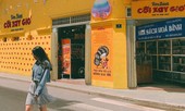 Bức tường vàng ở Đà Lạt trở lại thu hút nhiều bạn trẻ “Check-in“