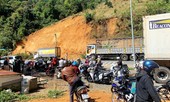 Xe container lao xuống vực, đèo Bảo Lộc ùn tắc kinh hoàng