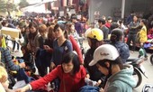 Nỗi niềm sắm Tết tại “chợ sinh viên“