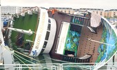 Du thuyền tiền tỷ bất ngờ lật nghiêng khi đang neo đậu ở cảng Tuần Châu