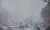 Sương mù bao phủ, Hà Nội vẫn ngột ngạt