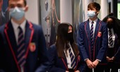 COVID-19 'hạ nhiệt', Anh nới lỏng phong tỏa, hàng triệu học sinh trở lại trường học