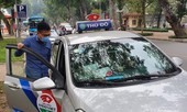 Tài xế taxi 'thấm đòn' COVID-19