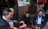 Buộc chỉ cổ tay dưới dãy Giăng Màn