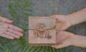 Sinh viên biến thân chuối thành giấy đẹp