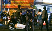 Gồng mình mưu sinh trong đêm giá buốt