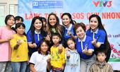 H’Hen Nie và Doanh nhân Trần An Nhiên đón Tết sớm cùng trẻ em làng SOS Quy Nhơn