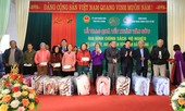 Mang quà Tết ấm tình về Bắc Giang