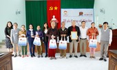 Hiệp Hội Nước mắm Việt Nam trao quà Tết 40 gia đình khó khăn