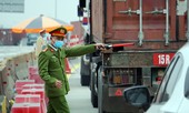 Xe tải xếp hàng trên cao tốc: Hải Phòng nới điều kiện lưu thông