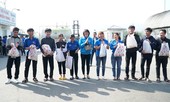 Mang Tết ấm đến thanh niên công nhân, người nghèo