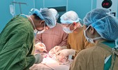 Hi hữu:Thanh niên 20 tuổi 'gãy súng' sau tai nạn giao thông