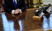 Tổng thống Biden loại bỏ nút gọi nước ngọt của ông Trump trên bàn làm việc