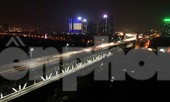 Ngắm cầu Thăng Long lung linh trong màn đêm
