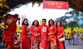 Đàm Vĩnh Hưng cùng dàn nghệ sĩ rộn ràng đón xuân ở phố hoa mai giữa lòng Sài thành