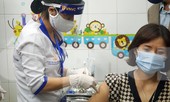 Cảm xúc người được tiêm vắc xin COVID-19 đầu tiên ở Hải Dương