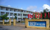 Bản tin 8H: Phụ huynh treo băng rôn phản đối hiệu trưởng nhậm chức