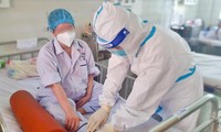 Nữ điều dưỡng mang thai vượt qua lằn ranh sinh tử khi mắc COVID-19