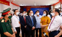 Chủ tịch Quốc hội Vương Đình Huệ bỏ phiếu tại đơn vị bầu cử số 3, thành phố Hải Phòng.