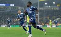 Tài năng trẻ Bukayo Saka tỏa sáng với cú đúp bàn thắng vào lưới Norwich