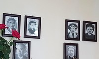 Tiền nhân ông Đặng Văn Việt (hàng trên: bố mẹ đẻ và bố mẹ vợ)