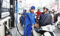 10 người giàu nhất sàn chứng khoán Việt: Hoán vị xếp hạng vì COVID -19 3 Dự báo, năm 2021 giá xăng dầu tăng cao sẽ tác động lên lạm phát