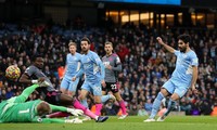 Dội mưa bàn thắng vào lưới Leicester, Man City thống trị ngôi đầu Ngoại hạng Anh