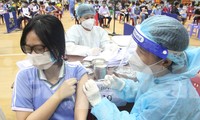 Sáng nay, Đà Nẵng tiêm vắc xin phòng COVID-19 cho học sinh lớp 8, 9