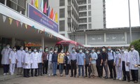 Đoàn phản ứng nhanh của Bệnh viện Chợ Rẫy lên đường đi Bắc Giang.