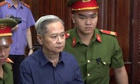 Cựu Phó Chủ tịch UBND TPHCM Nguyễn Hữu Tín nay chấp nhận án tù mà tòa án đã tuyên. Ảnh: Tân Châu