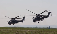 Phi công trực thăng Nga nã pháo, phóng rocket khi so tài ở Crimea