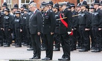 Cảnh sát Anh mặc niệm 39 người chết trong container