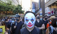 Người biểu tình Hong Kong đeo mặt nạn để tránh bị nhận dạng. (Ảnh: SCMP)