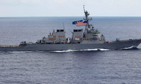 Tàu chiến Mỹ USS John McCain. (Ảnh: AP)
