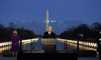 Ông Biden phát biểu trước tượng đài Lincoln ngày 19/1. (Ảnh: AP)