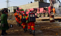 Công trường nơi đang thực hiện cuộc giải cứu các công nhân kẹt dưới mỏ vàng sập. (Ảnh: Reuters)