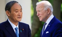 Thủ tướng Nhật Suga Yoshihide (trái) và Tổng thống Mỹ Joe Biden. (Ảnh: Reuters)