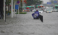 Một tuyến phố bị ngập nước ở Hà Nam. (Ảnh: Reuters)