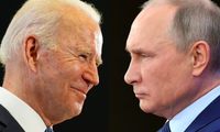 Tổng thống Nga Putin (phải) đã chuẩn bị nhiều biện pháp để đối phó với khả năng bị phương Tây trừng phạt thêm. (Ảnh: Reuters)