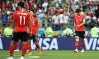 Hàn Quốc 1-2 Mexico: Lẳng lặng cúi đầu