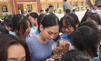 Người đẹp Nhân ái Huỳnh Nguyễn Mai Phương ấn tượng về chuyến thiện nguyện ở quê Hoa hậu Đỗ Thị Hà 