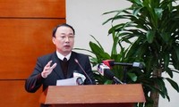 Phó chủ tịch tỉnh Lạng Sơn Nguyễn Công Trưởng nêu ý kiến về việc đề xuất cho lái xe mặc đồ bảo hộ thay vì phải cách ly. Ảnh: K. Lực